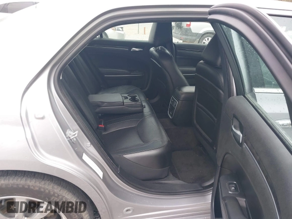 2018 Chrysler 300 Limited with VIN 2C3CCAKG3JH302274, listed as a IAAI auction lot 41802173 with 89,962 mi miles. Bid and sale history available at carsss.com. Image 8.