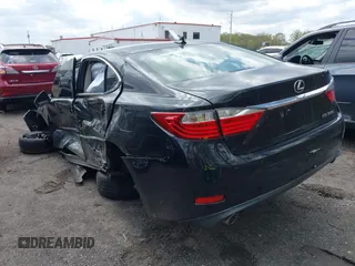 2013 Lexus ES 4dr Sdn with VIN JTHBK1GG5D2068945, listed as a IAAI auction lot 42027259 with 111,413 mi miles. Bid and sale history available at carsss.com. Image 3.