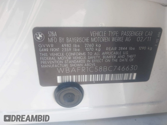 2011 BMW 5 Series 528i with VIN WBAFR1C58BC746630, listed as a IAAI auction lot 41978568 with 178,012 mi miles and . Bid and sale history available at carsss.com. Image 9.
