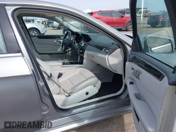 2014 Mercedes-Benz E-Class E 350 Sport with VIN WDDHF5KB1EA967253, listed as a IAAI auction lot 41707779 with 74,424 mi miles. Bid and sale history available at carsss.com. Image 5.