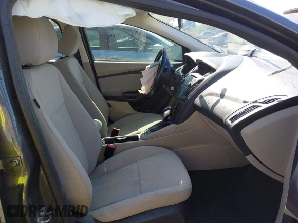 2015 Ford Focus SE with VIN 1FADP3F29FL268677, listed as a IAAI auction lot 42037244 with 118,018 mi miles. Bid and sale history available at carsss.com. Image 5.