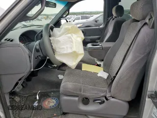 2002 Ford F-150 XL z VIN 1FTRX07W72KB81327, wystawiony jako Copart lot #59488305 z przebiegiem 102 848 mil mil oraz Szkoda całkowita • Salvage title. Historia ofert i sprzedaży dostępna na DreamBid. Obrazek 7.
