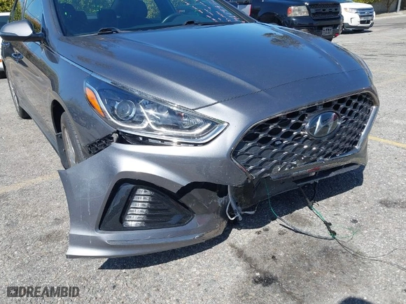 2019 Hyundai Sonata Sport with VIN 5NPE34AF0KH729418, listed as a IAAI auction lot 41799327 with 19,234 mi miles. Bid and sale history available at carsss.com. Image 6.