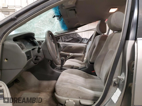 2000 Toyota Camry CE z VIN JT2BG22K8Y0445766, wystawiony jako Copart lot #55927725 z przebiegiem Nie podano mil oraz Czysty tytuł • Clean title. Historia ofert i sprzedaży dostępna na DreamBid. Obrazek 7.