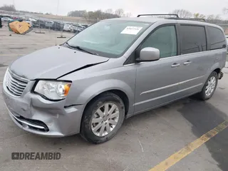 2014 Chrysler Town & Country Touring z VIN 2C4RC1BG1ER225443, wystawiony jako IAAI lot #42057326 z przebiegiem 142 997 mil mil oraz . Historia ofert i sprzedaży dostępna na DreamBid. Obrazek 2.