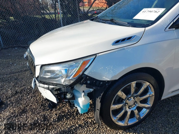2014 Buick LaCrosse Premium I with VIN 1G4GD5G30EF205110, listed as a IAAI auction lot 41790782 with 154,132 mi miles and . Bid and sale history available at DreamBid. Image 18.