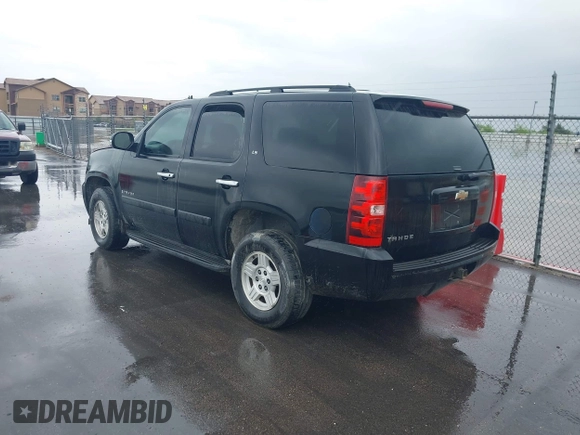 2007 Chevrolet Tahoe LS z VIN 1GNFC13C77R381209, wystawiony jako IAAI lot #41951832 z przebiegiem 145 205 mil mil oraz . Historia ofert i sprzedaży dostępna na DreamBid. Obrazek 3.