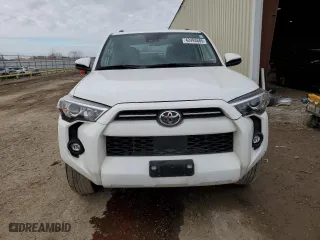 2022 Toyota 4Runner SR5 with VIN JTEEU5JR4N5267829, listed as a Copart auction lot 42493685 with 50,903 mi miles and Salvage Title. Bid and sale history available at carsss.com. Image 5.
