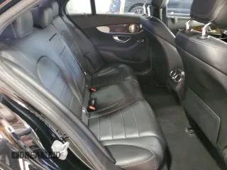 2018 Mercedes-Benz C 300 z VIN 55SWF4JB5JU262727, wystawiony jako Copart lot #57547835 z przebiegiem 80 786 mil mil oraz Szkoda całkowita • Salvage title. Historia ofert i sprzedaży dostępna na DreamBid. Obrazek 10.