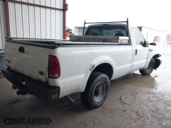 2002 Ford F-250 XL z VIN 1FTNF20L22EB02819, wystawiony jako IAAI lot #42183365 z przebiegiem 254 171 mil mil oraz . Historia ofert i sprzedaży dostępna na DreamBid. Obrazek 4.
