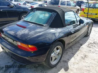 1997 BMW 3 Series Z3 1.9 z VIN 4USCH7326VLE03768, wystawiony jako IAAI lot #41422639 z przebiegiem Nie podano mil oraz . Historia ofert i sprzedaży dostępna na DreamBid. Obrazek 4.