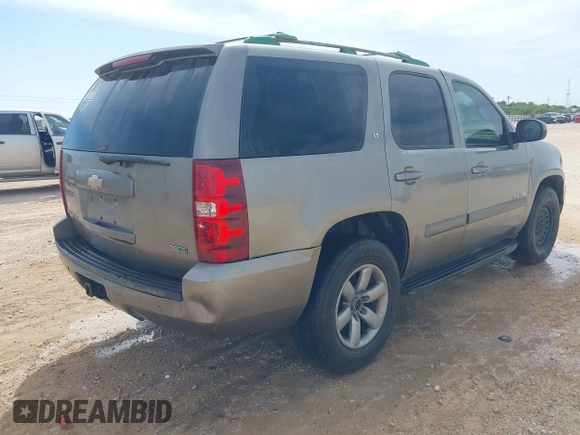 2009 Chevrolet Tahoe 2LT z VIN 1GNEC23369R181474, wystawiony jako IAAI lot #42222270 z przebiegiem 259 621 mil mil oraz . Historia ofert i sprzedaży dostępna na DreamBid. Obrazek 17.