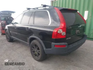 2006 Volvo XC90 4.4L V8 with VIN YV4CZ852561225879, listed as a IAAI auction lot 42090210 with 211,081 mi miles. Bid and sale history available at carsss.com. Image 3.