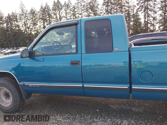 1997 Chevrolet Silverado 1500 with VIN 2GCEK19R2V1262153, listed as a IAAI auction lot 41752380 with 151,375 mi miles and . Bid and sale history available at DreamBid. Image 14.