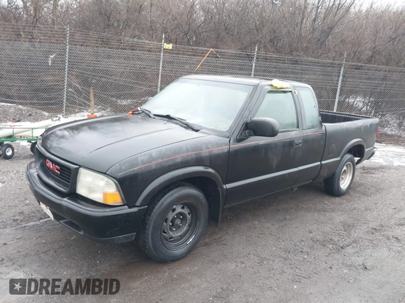2002 GMC Sonoma SL Fleet with VIN 1GTCS19W128236519, listed as a IAAI auction lot 41577075 with 1 mi miles. Bid and sale history available at carsss.com. Image 2.