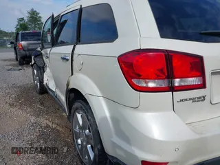 2013 Dodge Journey Crew with VIN 3C4PDDDG9DT685464, listed as a IAAI auction lot 42641982 with 155,901 mi miles and . Bid and sale history available at DreamBid. Image 17.