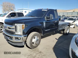 2018 Ford F-350 XL z VIN 1FTRF3DT0JEB58791, wystawiony jako Copart lot #46684415 z przebiegiem 154 635 mil mil oraz Szkoda całkowita • Salvage title. Historia ofert i sprzedaży dostępna na DreamBid. Obrazek 1.