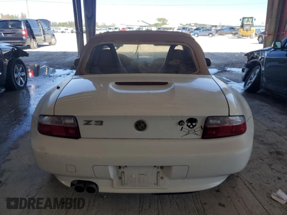 1999 BMW Z3 2.5 z VIN 4USCH9335XLG01572, wystawiony jako Copart lot #46746675 z przebiegiem Nie podano mil oraz Szkoda całkowita • Salvage title. Historia ofert i sprzedaży dostępna na DreamBid. Obrazek 6.