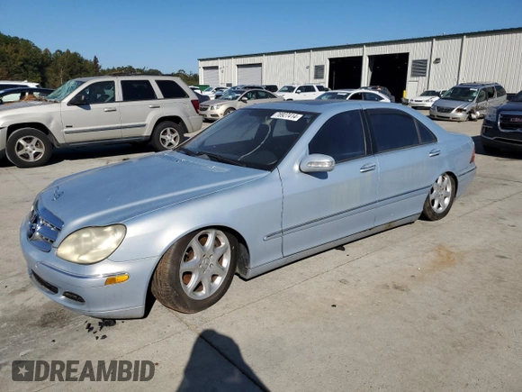 2004 Mercedes-Benz S-Class 4.3L with VIN WDBNG83J24A424430, listed as a Copart auction lot 76927414 with 221,560 mi miles and Salvage Title. Bid and sale history available at carsss.com. Image 1.
