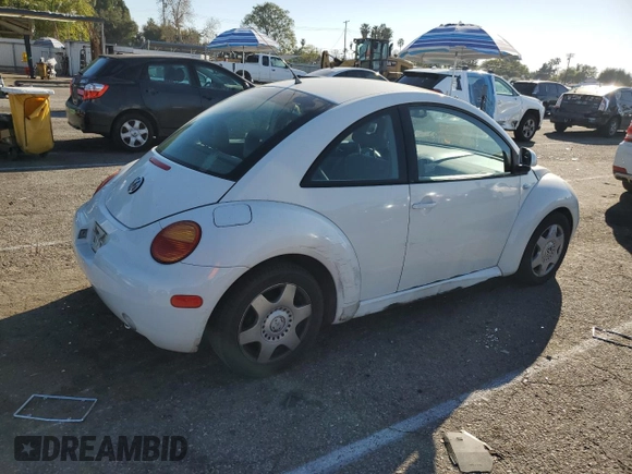 1999 Volkswagen Beetle GLS z VIN 3VWCA21C6XM406433, wystawiony jako Copart lot #46866815 z przebiegiem 64 045 mil mil oraz Czysty tytuł • Clean title. Historia ofert i sprzedaży dostępna na DreamBid. Obrazek 3.