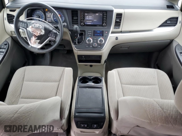 2019 Toyota Sienna LE Auto Access Seat z VIN 5TDKZ3DC2KS004815, wystawiony jako Copart lot #63492255 z przebiegiem 131 212 mil mil oraz Szkoda całkowita • Salvage title. Historia ofert i sprzedaży dostępna na DreamBid. Obrazek 8.