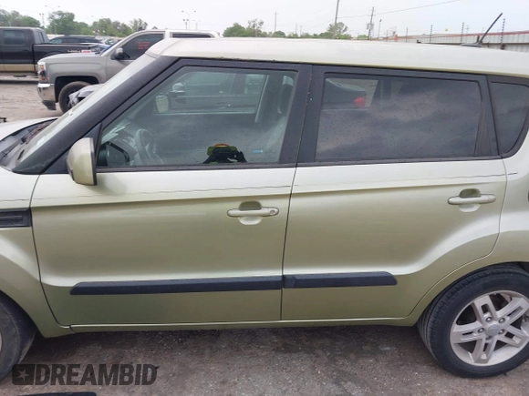 2011 Kia Soul + with VIN KNDJT2A22B7213906, listed as a IAAI auction lot 41947276 with 152,022 mi miles. Bid and sale history available at carsss.com. Image 14.
