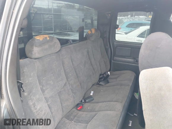 2003 Chevrolet Silverado 1500 LS with VIN 2GCEK19VX31260807, listed as a IAAI auction lot 41443970 with 180,000 mi miles. Bid and sale history available at carsss.com. Image 8.