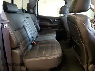 2015 GMC Sierra 1500 Denali z VIN 3GTU2WEC1FG475582, wystawiony jako Copart lot #55149415 z przebiegiem 79 350 mil mil oraz Czysty tytuł • Clean title. Historia ofert i sprzedaży dostępna na DreamBid. Obrazek 10.
