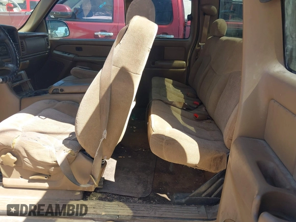 2000 Chevrolet Silverado 1500 LS with VIN 2GCEC19T5Y1361501, listed as a IAAI auction lot 41799553 with 432,231 mi miles and . Bid and sale history available at DreamBid. Image 8.