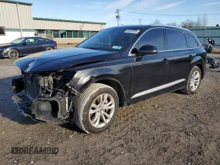 2017 Audi Q7 Premium Plus with VIN WA1LAAF7XHD034272, listed as a Copart auction lot 48025995 with 106,570 mi miles and Salvage Title. Bid and sale history available at carsss.com. Image 1.