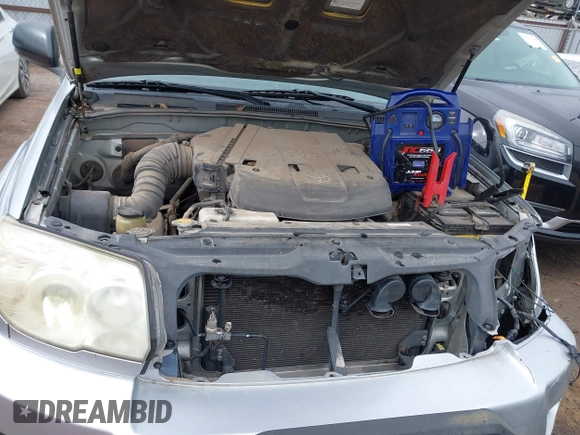 2007 Toyota 4Runner SR5 with VIN JTEZU14R378067211, listed as a IAAI auction lot 41781896 with 237,509 mi miles and . Bid and sale history available at DreamBid. Image 10.