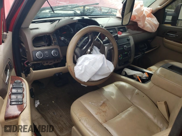 2009 GMC Sierra 2500HD SLT z VIN 1GTHK63679F119335, wystawiony jako Copart lot #56906825 z przebiegiem 368 067 mil mil oraz Szkoda całkowita • Salvage title. Historia ofert i sprzedaży dostępna na DreamBid. Obrazek 8.