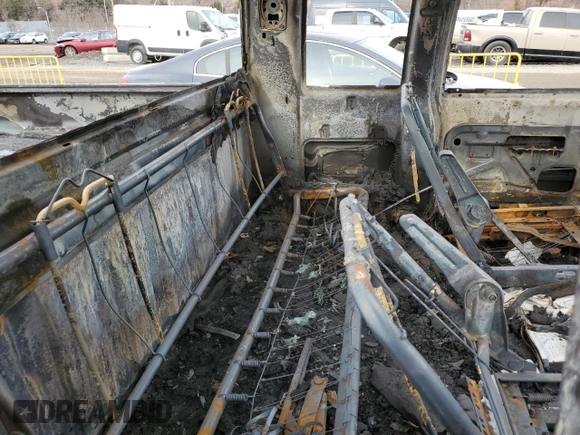 1995 GMC Sierra 1500 z VIN 2GTEK19K0S1570324, wystawiony jako Copart lot #43065205 z przebiegiem Nie podano mil oraz Szkody całkowita. Historia ofert i sprzedaży dostępna na DreamBid. Obrazek 10.