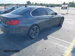 2015 BMW 3 Series 328i z VIN WBA3A5G57FNS82543, wystawiony jako IAAI lot #42731940 z przebiegiem 102 773 mil mil oraz . Historia ofert i sprzedaży dostępna na DreamBid. Obrazek 4.
