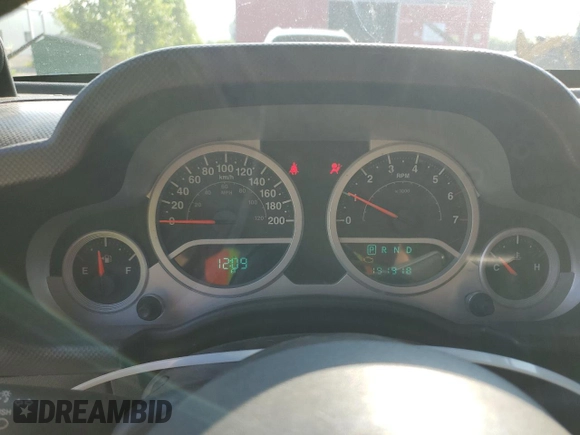 2008 Jeep Wrangler Unlimited Sahara with VIN 1J8GA59108L633332, listed as a Copart auction lot 64613375 with 191,918 mi miles and Clean title. Bid and sale history available at DreamBid. Image 9.