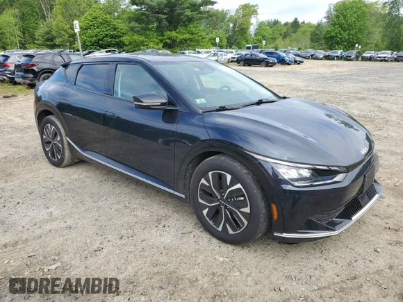 2024 Kia EV6 Wind z VIN KNDC3DLC6R5193465, wystawiony jako Copart lot #56941845 z przebiegiem 12 703 mil mil oraz Nie do naprawy • Non repairable. Historia ofert i sprzedaży dostępna na DreamBid. Obrazek 4.