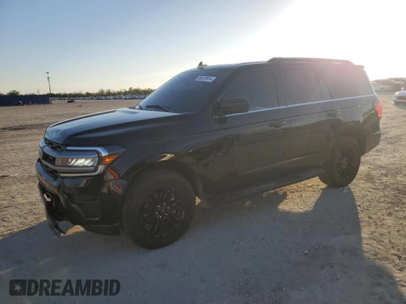 2024 Ford Expedition XLT with VIN 1FMJU1H84REA95604, listed as a Copart auction lot 86878914 with 4,977 mi miles and Salvage Title. Bid and sale history available at carsss.com. Image 1.