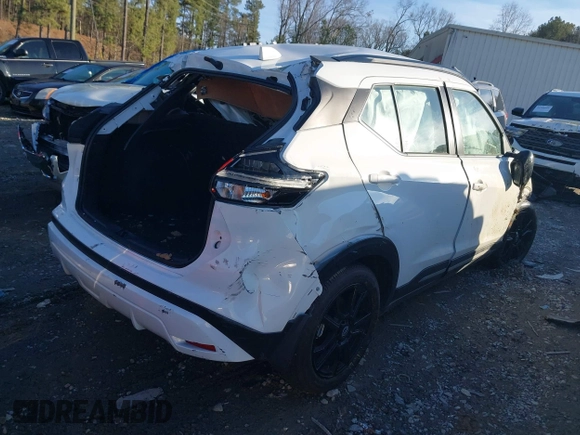 2024 Nissan Kicks SR with VIN 3N1CP5DVXRL518020, listed as a IAAI auction lot 41423579 with 2,956 mi miles. Bid and sale history available at carsss.com. Image 4.