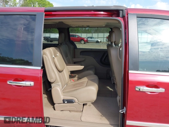 2016 Chrysler Town & Country Touring-L with VIN 2C4RC1CG7GR221690, listed as a IAAI auction lot 42038763 with 188,184 mi miles. Bid and sale history available at carsss.com. Image 8.