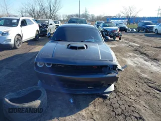 2016 Dodge Challenger R/T Scat Pack z VIN 2C3CDZFJ1GH249729, wystawiony jako IAAI lot #41589369 z przebiegiem 44 555 mil mil oraz . Historia ofert i sprzedaży dostępna na DreamBid. Obrazek 12.