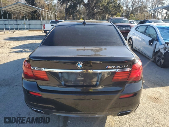 2013 BMW 7 Series 740Li with VIN WBAYE4C54DD137568, listed as a Copart auction lot 43586685 with 181,796 mi miles and Clean title. Bid and sale history available at DreamBid. Image 6.
