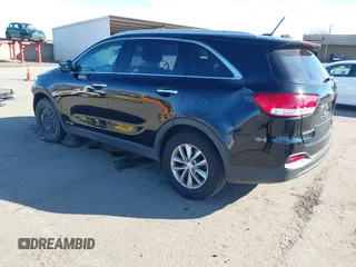 2016 Kia Sorento LX with VIN 5XYPGDA5XGG175646, listed as a IAAI auction lot 41637173 with 186,922 mi miles. Bid and sale history available at carsss.com. Image 3.