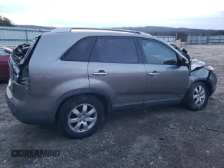 2013 Kia Sorento LX with VIN 5XYKTDA24DG368043, listed as a Copart auction lot 42010575 with 160,825 mi miles and Salvage Title. Bid and sale history available at carsss.com. Image 3.