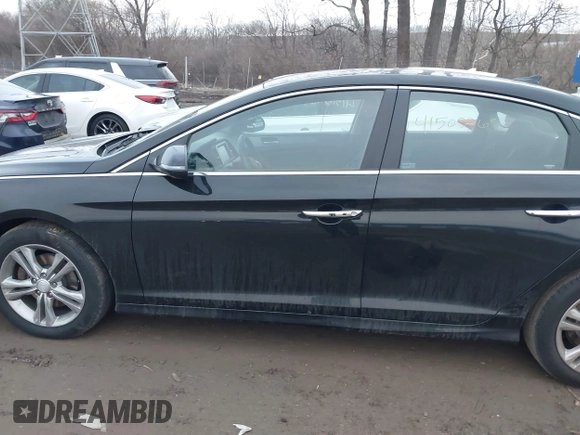 2018 Hyundai Sonata Limited with VIN 5NPE34AF8JH610692, listed as a IAAI auction lot 41503265 with 137,599 mi miles. Bid and sale history available at carsss.com. Image 15.