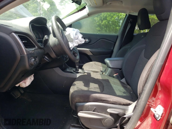 2019 Jeep Cherokee Latitude with VIN 1C4PJLCB2KD396146, listed as a Copart auction lot 56387665 with 134,142 mi miles and Clean title. Bid and sale history available at DreamBid. Image 7.