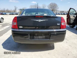 2008 Chrysler 300 z VIN 2C3LA33G68H263769, wystawiony jako Copart lot #53040145 z przebiegiem 125 461 mil mil oraz Szkoda całkowita • Salvage title. Historia ofert i sprzedaży dostępna na DreamBid. Obrazek 6.