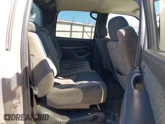 2004 Chevrolet Avalanche Z71 with VIN 3GNEK12T74G334998, listed as a IAAI auction lot 42705106 with 267,992 mi miles and . Bid and sale history available at DreamBid. Image 8.