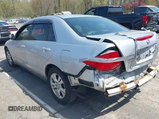 2007 Honda Accord LX z VIN 1HGCM56407A123313, wystawiony jako IAAI lot #42143853 z przebiegiem 193 976 mil mil oraz . Historia ofert i sprzedaży dostępna na DreamBid. Obrazek 3.
