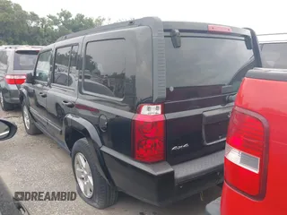 2008 Jeep Commander Sport with VIN 1J8HG48K18C114216, listed as a IAAI auction lot 39373542 with 168,064 mi miles. Bid and sale history available at carsss.com. Image 3.