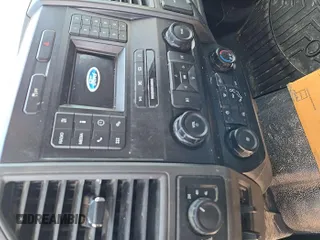 2022 Ford F-250 XL с VIN 1FT7X2B62NEE67860, выставлен на аукционе IAAI как лот 42631433 с пробегом 71 328 миль миль и . История ставок и продаж доступна на DreamBid. Изображение 16.